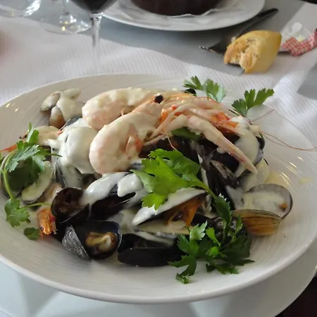 Hotel Logis Les Chardons Bleus Restaurant Le Bistrot De La Roscoff