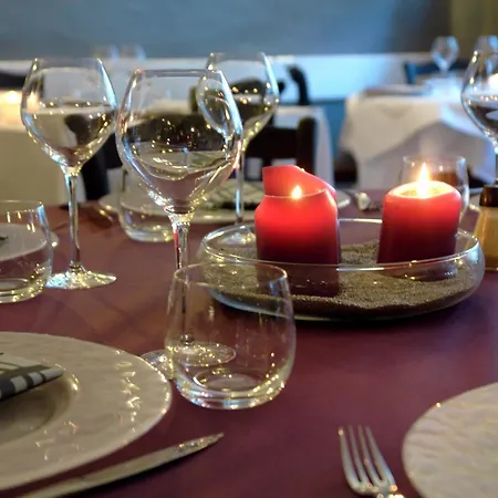 Hotel Logis Les Chardons Bleus Restaurant Le Bistrot De La 2*