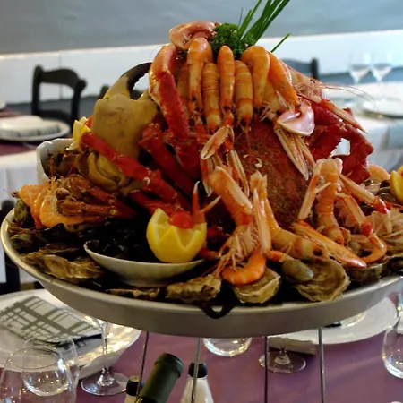 Logis Les Chardons Bleus Restaurant Le Bistrot De La 2* Roscoff